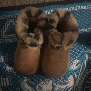 Cozy Brown Fur-Lined Baby Booties